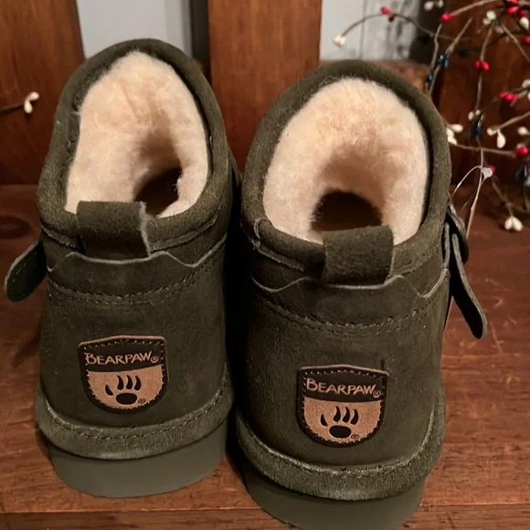 NWT Bear Paw ankle booties Olive sz 8M 😍😍 - Picture 3 of 5